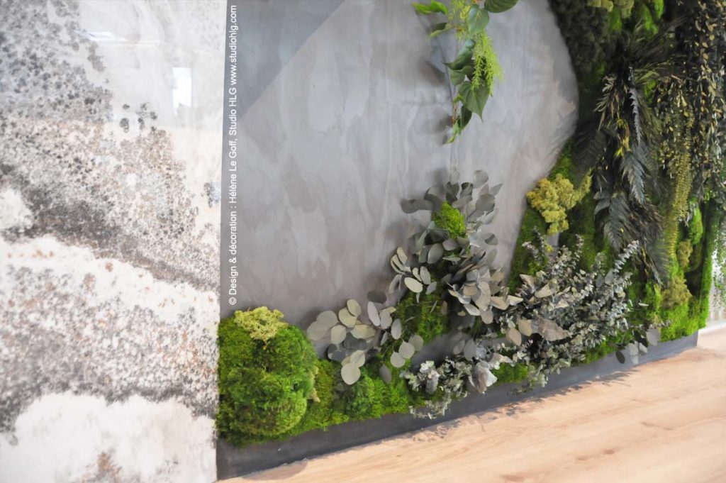 Spa avec mur végétal aux formes organiques